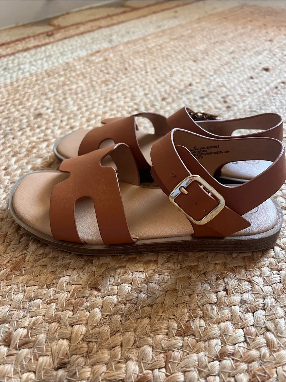 Art Class Classic Brown Kids Sandals - great condition only worn twice